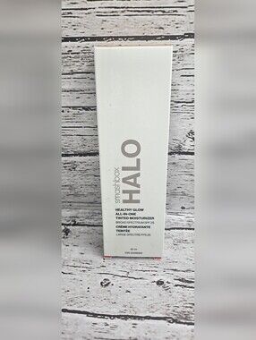 Smashbox Halo Healthy Glow All-In-One Tinted Moisturizer.